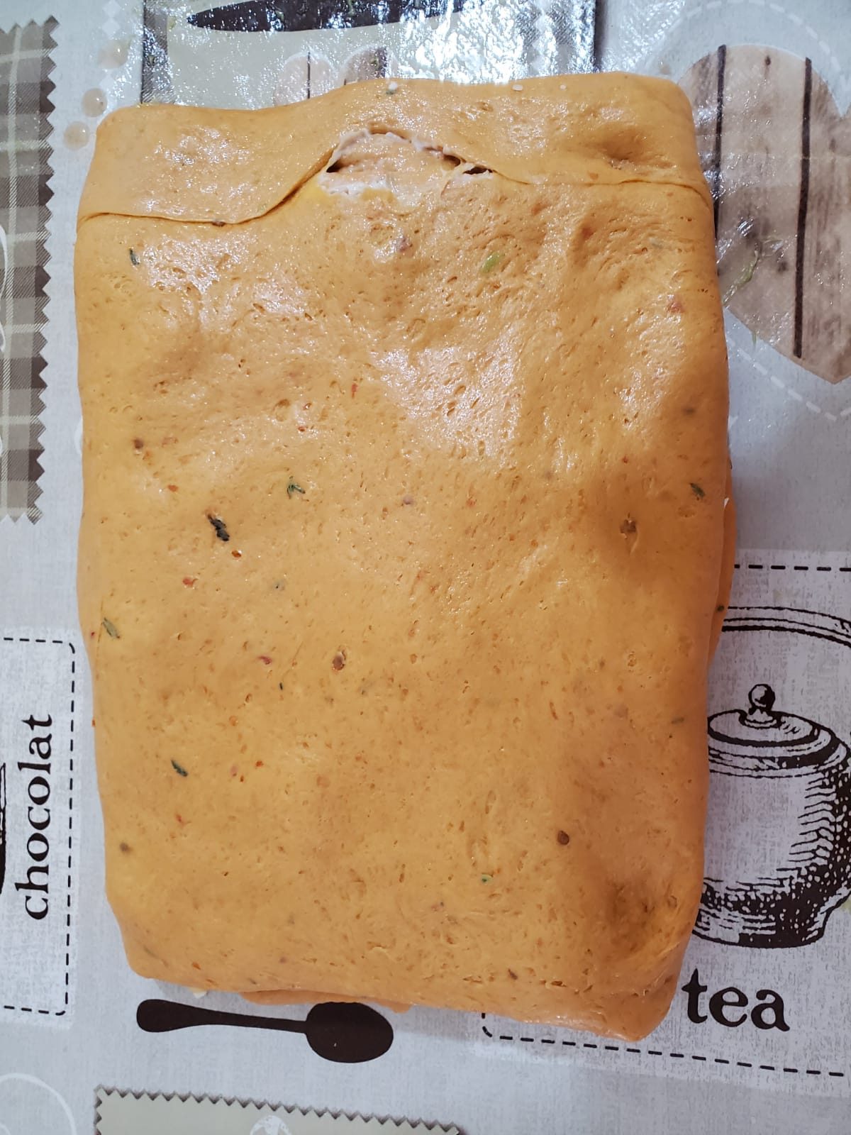 חלת קרנץ עגבניות חלת קרנץ עגבניות